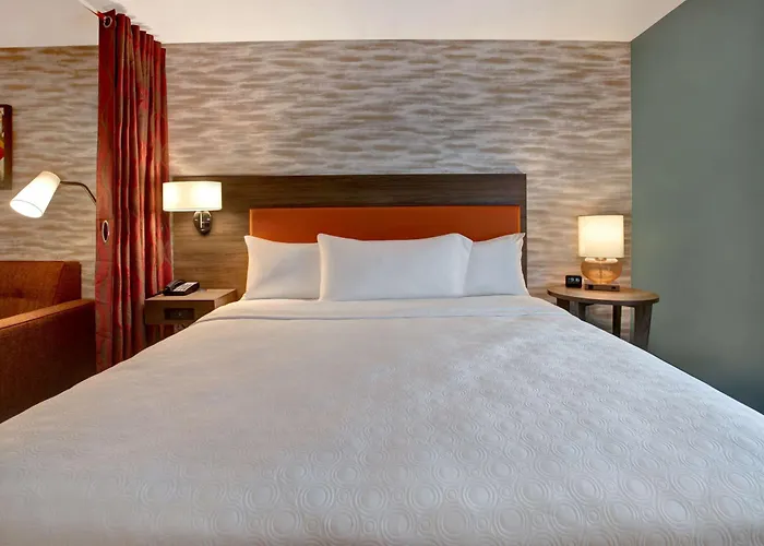 Home2 By Hilton Rockford Hotel 3*