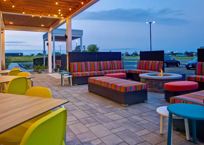Hotel Home2 By Hilton Rockford Loves Park