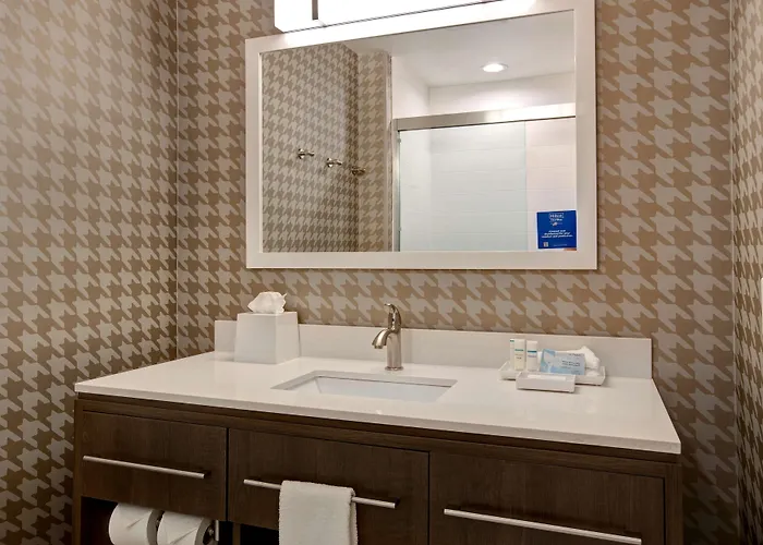 Home2 By Hilton Rockford Hotel